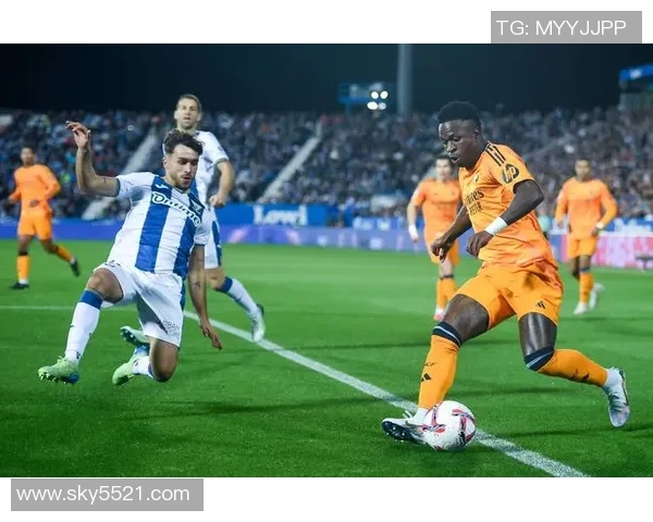 皇马新援闪耀,哈兰德梅开二度助球队完胜对手